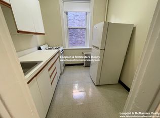 30-16 Gardner Rd, Brookline, MA 02445
