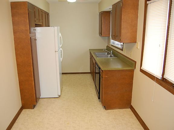 5th image of 411 N 57th St APT 10