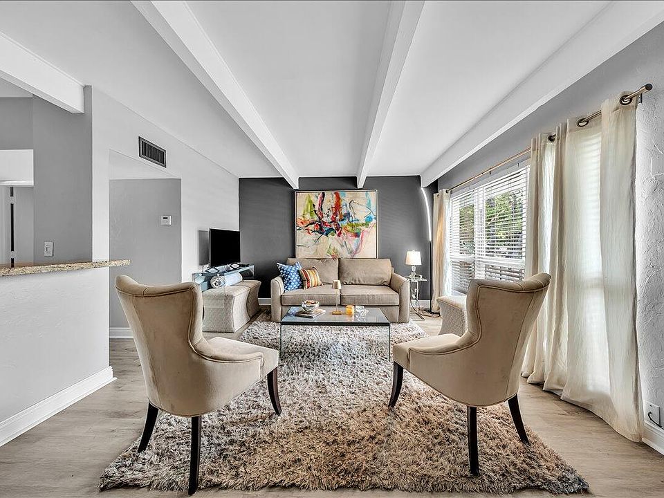 1st image of 2124 NE 5th Avenue #212