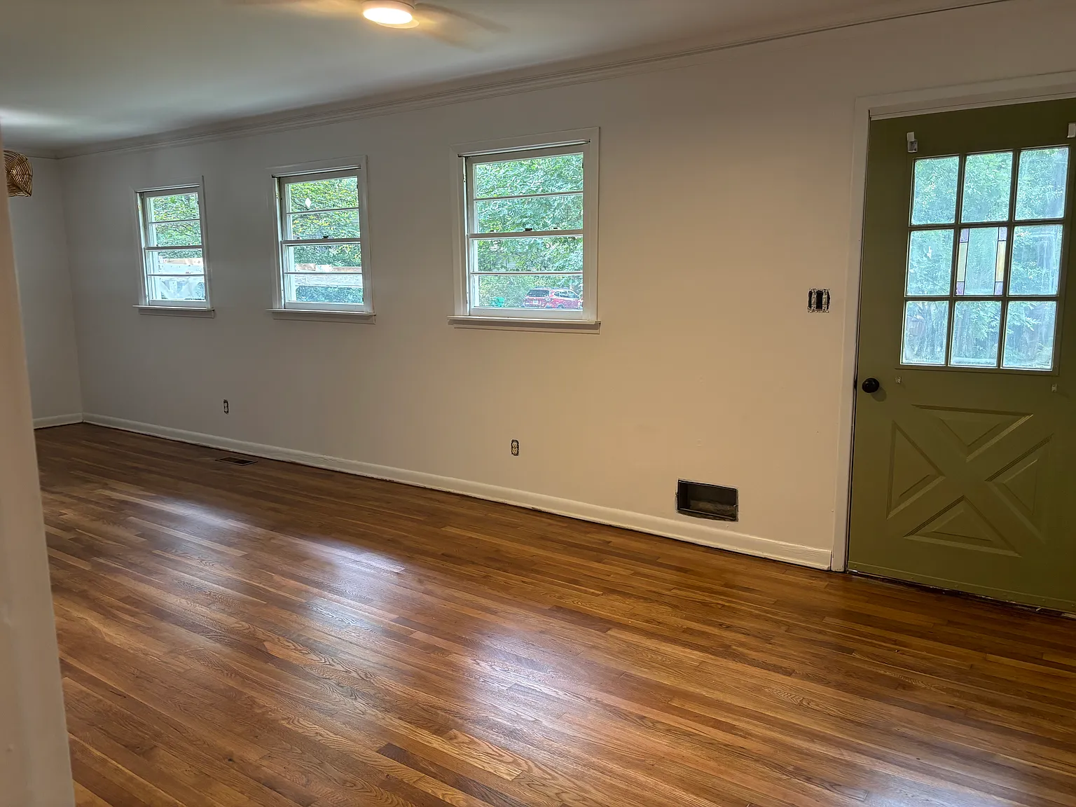 3 bed, 1593 sqft, $2,450 — Photo 4