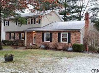 1013 Red Pine Dr, Schenectady, NY 12303