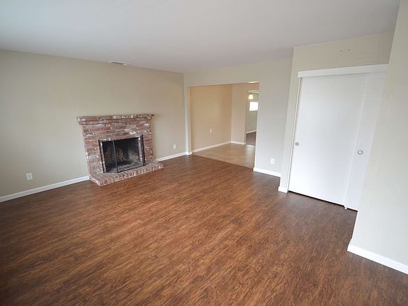 3rd image of 6532 Skylane Dr