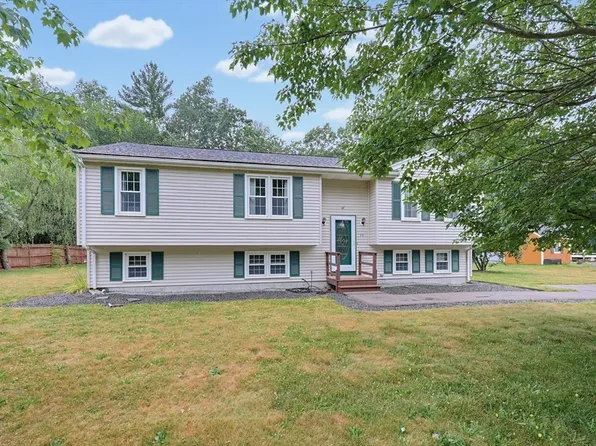 99 Wren St, Taunton, MA 02780