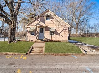 90 Ellis St, Seekonk, MA 02771