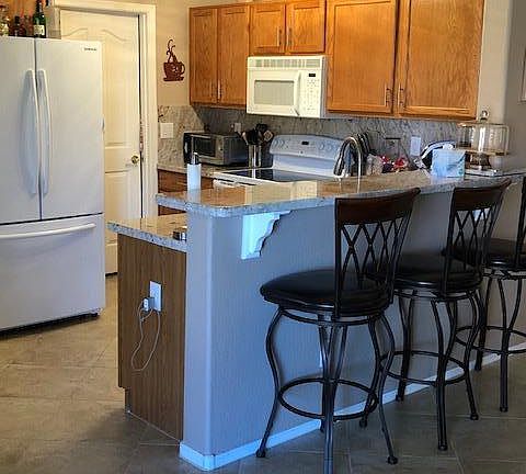 4th image of 1886 E Lindrick Dr