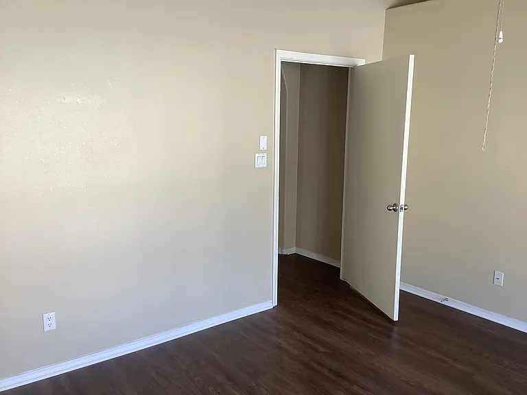 7623 Banyon Ave NW — Photo 9