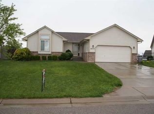 8833 N Hidden Ln, Valley Center, KS 67147