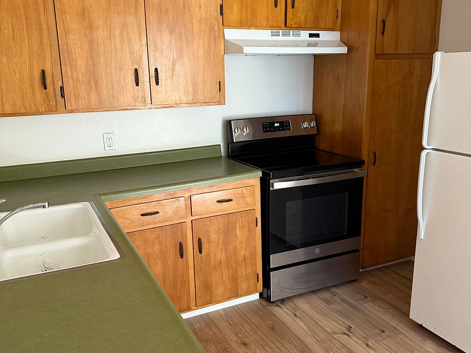 Countertop will be replaced to match the flooring.