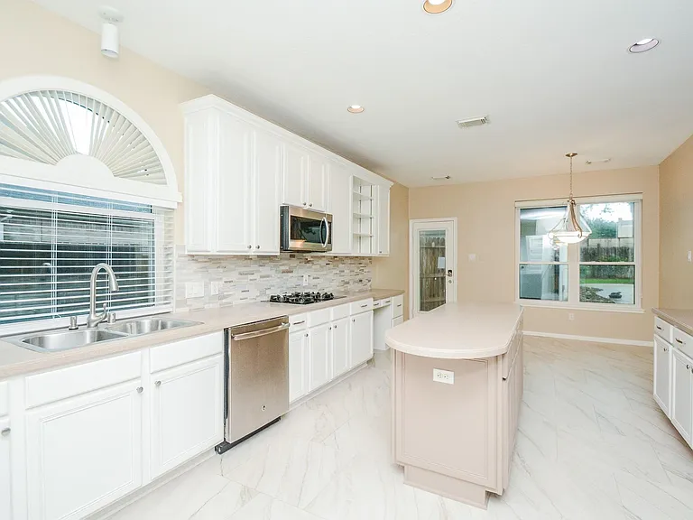 22303 Bridgehaven Dr — Photo 6