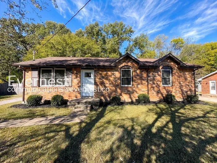 3 bed, 2.0 bath, 1032 sqft, $1,425 — Photo 2