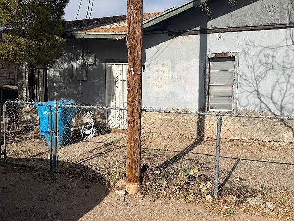 4th image of 15221 Los Angeles St
