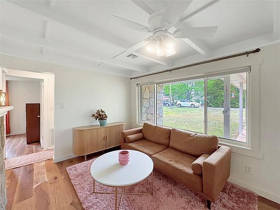 4th image of 712 N Cedar Dr