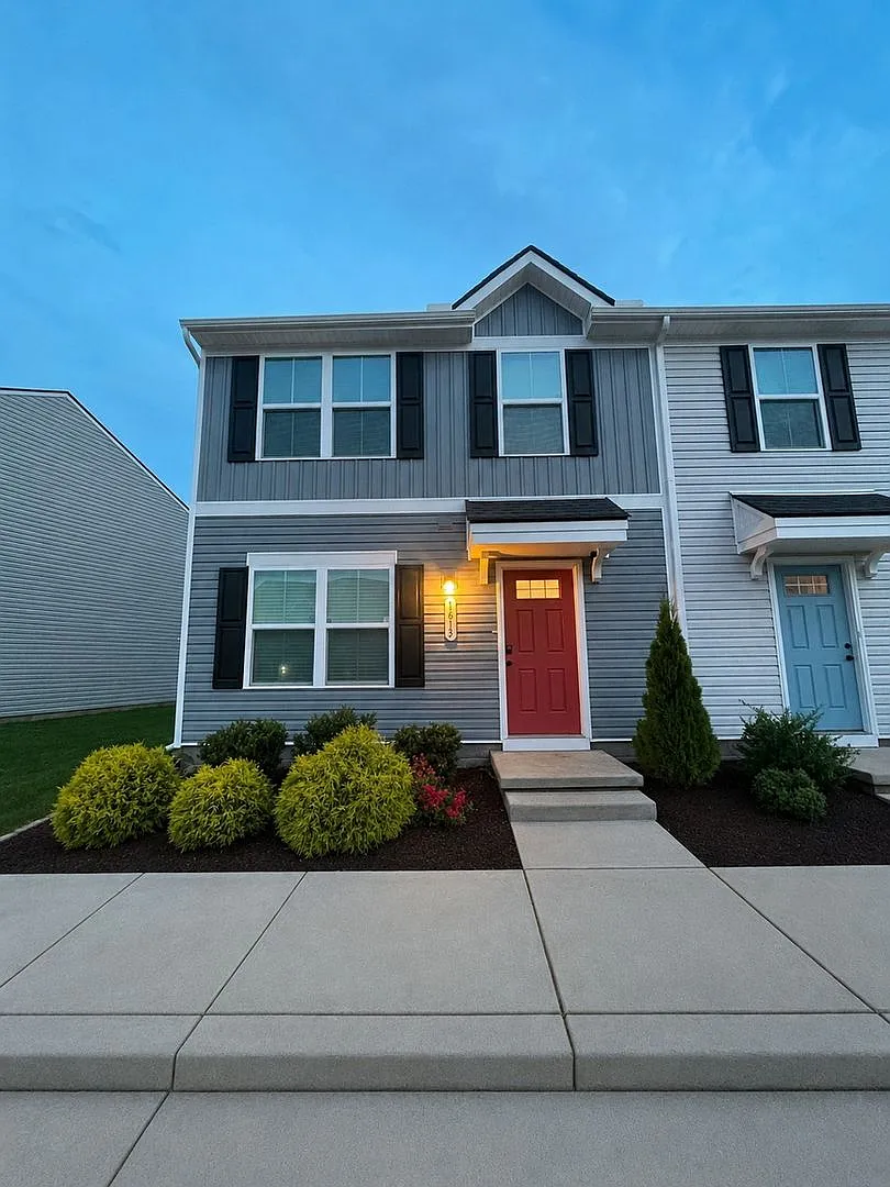 Townhome — Photo 2