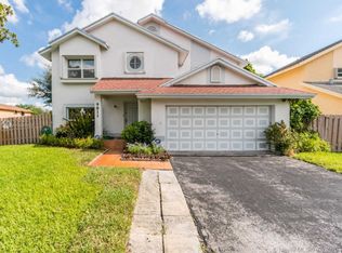9811 SW 9th Ct, Pembroke Pines, FL 33025