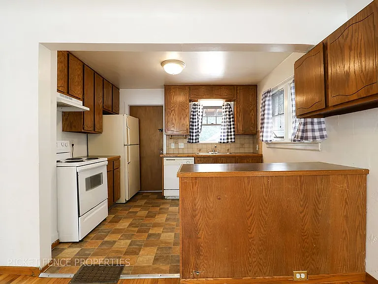 2216 9th Avenue — Photo 10