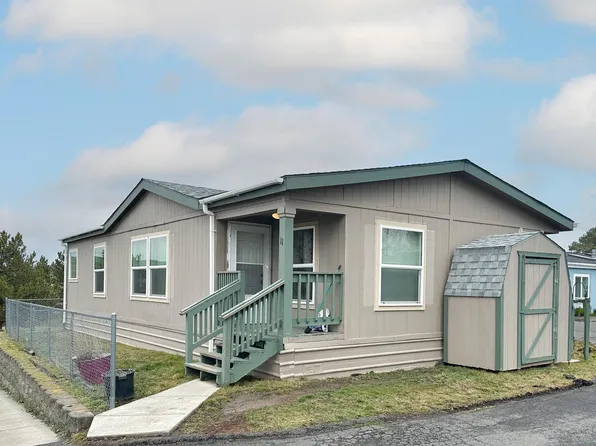 260 NW Golden Hills Dr Spc 11, Pullman, WA 99163