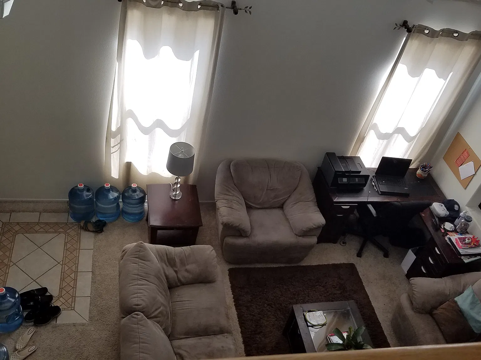 3 bed, 2.5 bath, 1810 sqft, $4,000 — Photo 2