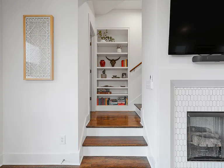 1806 Pearl St — Photo 13