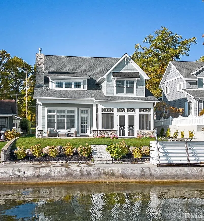 11046 N Ideal Beach Dr photo 1
