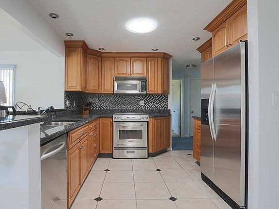 3rd image of 2160 Edythe Dr