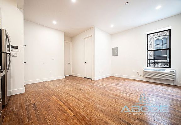 3rd image of 311 Woodbine St #B1