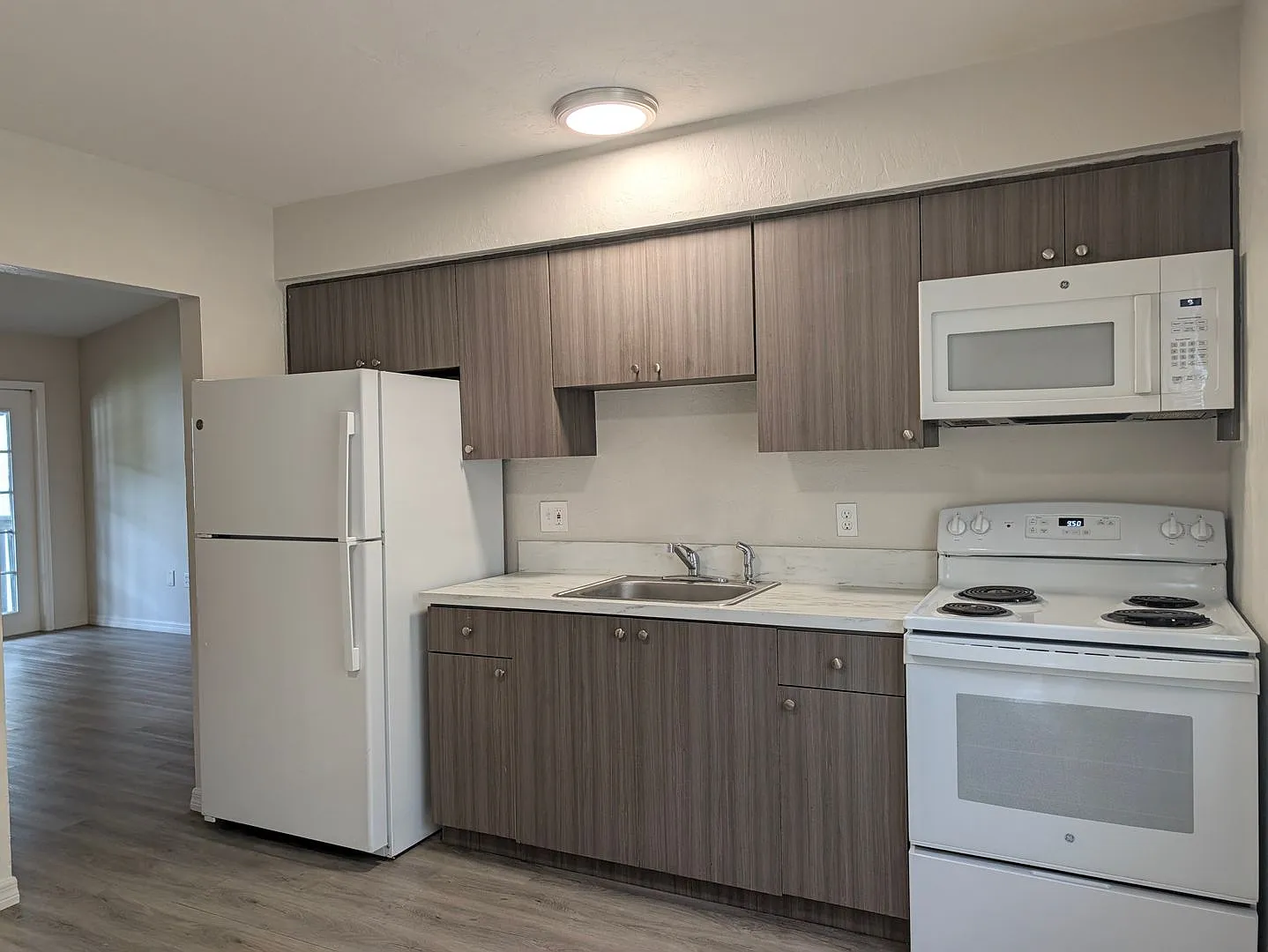 2 bed 1 bath Fort Myers — Photo 4