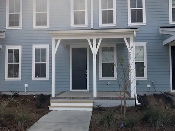 581 Blueway Ave, Summerville, SC 29486