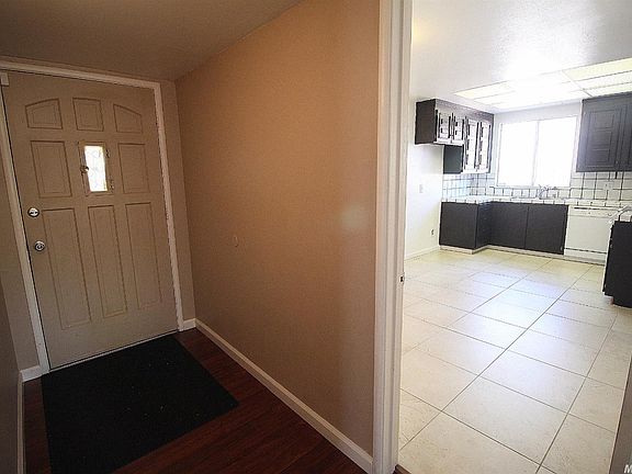 3rd image of 2 Tillman Cir