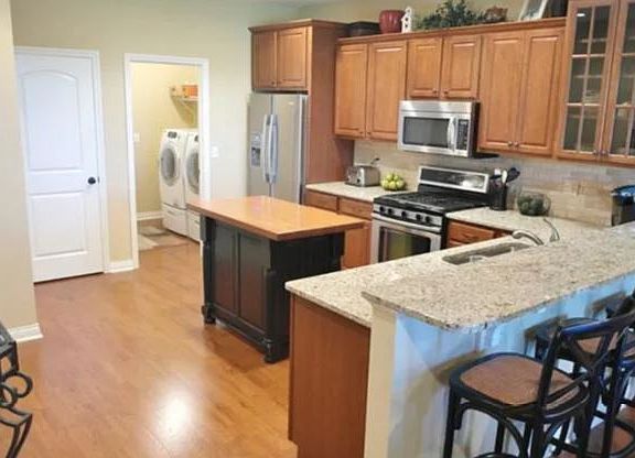 5th image of 651 Mackenzie Ct
