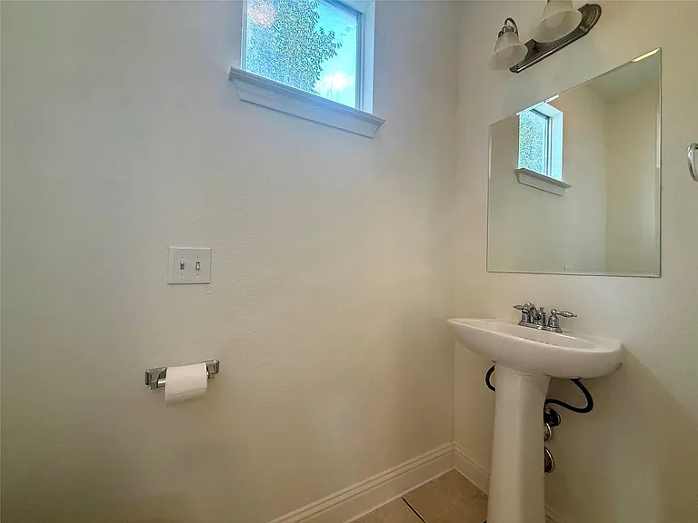 6916 Meador Ave #B — Photo 7
