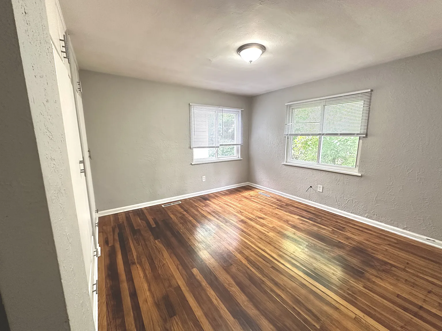 3 bed, 1225 sqft, $1,350 — Photo 2