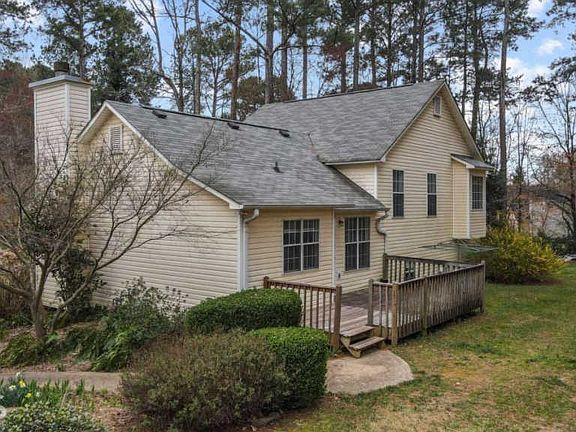 3rd image of 140 Switchman Ln