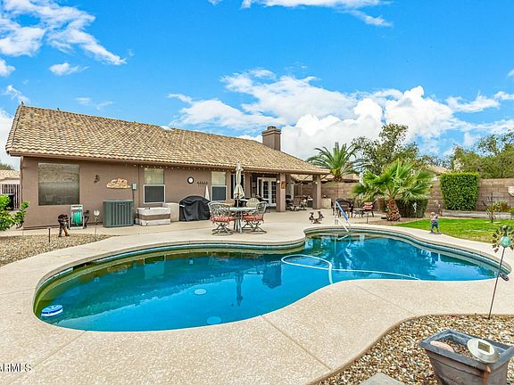 3rd image of 10971 W TONOPAH Drive