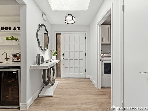 4th image of 164 SE Crestwood Cir #8-64