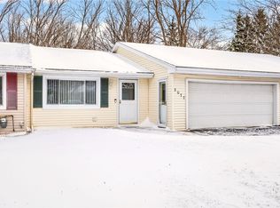 2077 Bear Creek Dr, Ontario, NY 14519