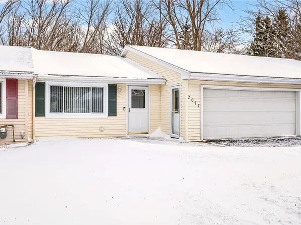 2077 Bear Creek Dr, Ontario, NY 14519