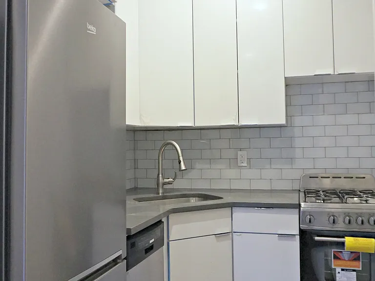 325 W 100th St #4B — Photo 3