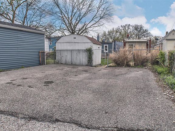 3rd image of 5333 Magnolia Ave