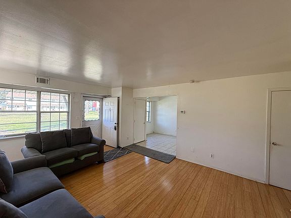 2nd image of 720 S New Rd APT 2N