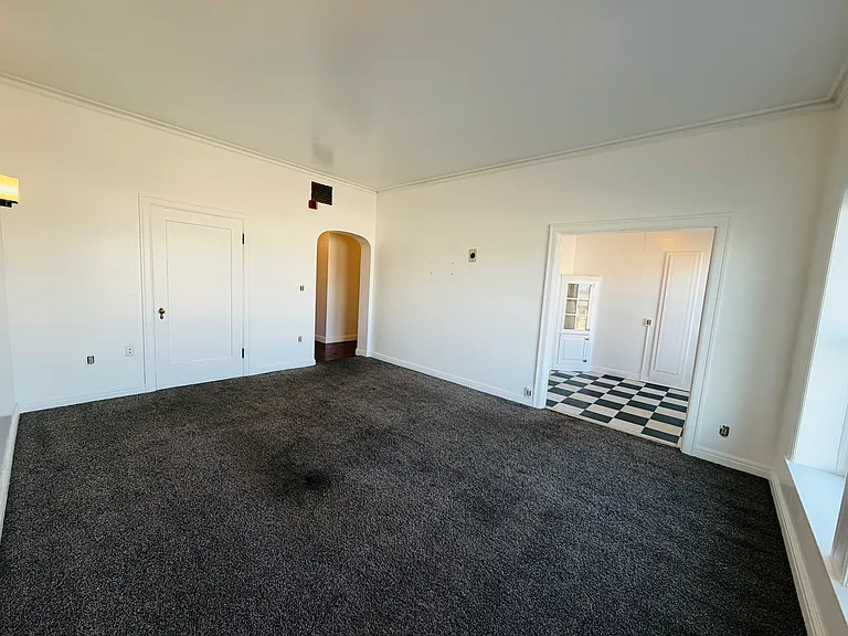 Eden Square Apartments — Photo 59