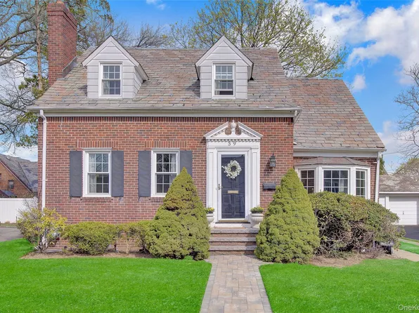 39 Cynthia Court, Hempstead, NY 11550