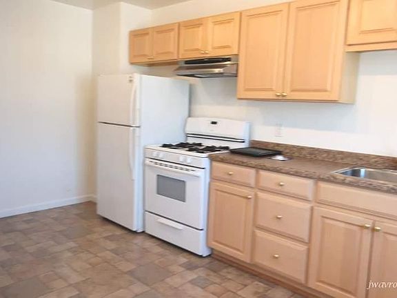2nd image of 1401 20th Ave APT 3
