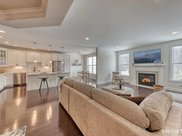 16 Winding Trail #16, Middlebury, CT 06762