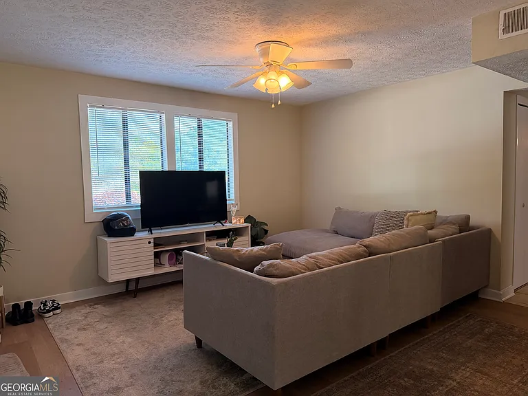 102 Welch Pl — Photo 16