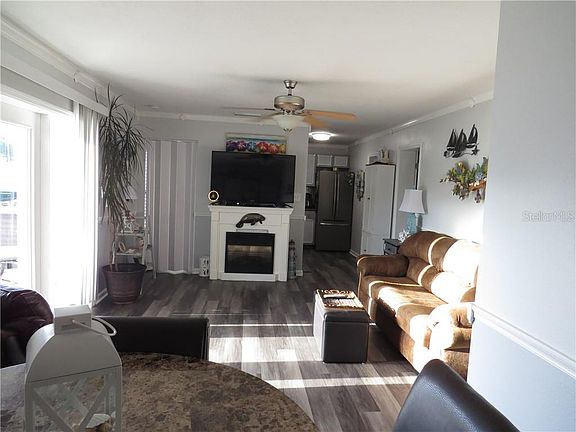5th image of 4814 Beach Dr SE #B/c