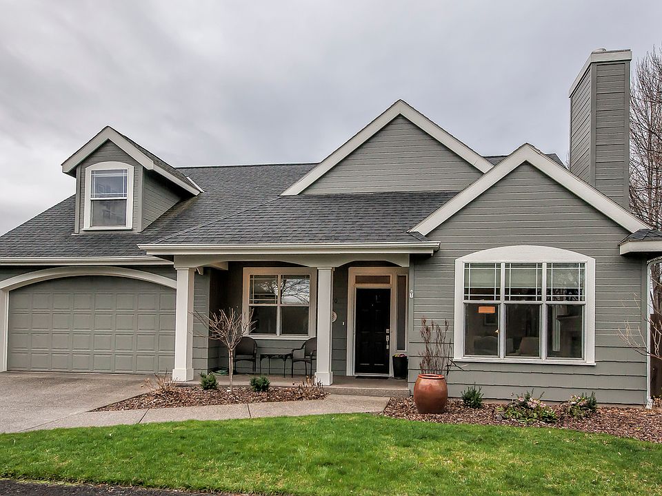 1st image of 820 SE Parkside Pl