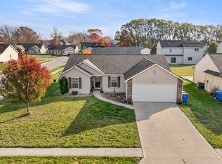 15026 Towne Gardens Dr, Huntertown, IN 46748