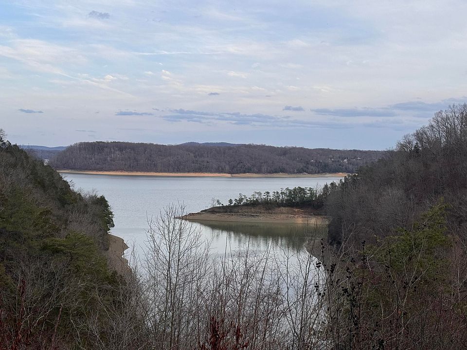 2nd image of 27 Lazy Trail Rd