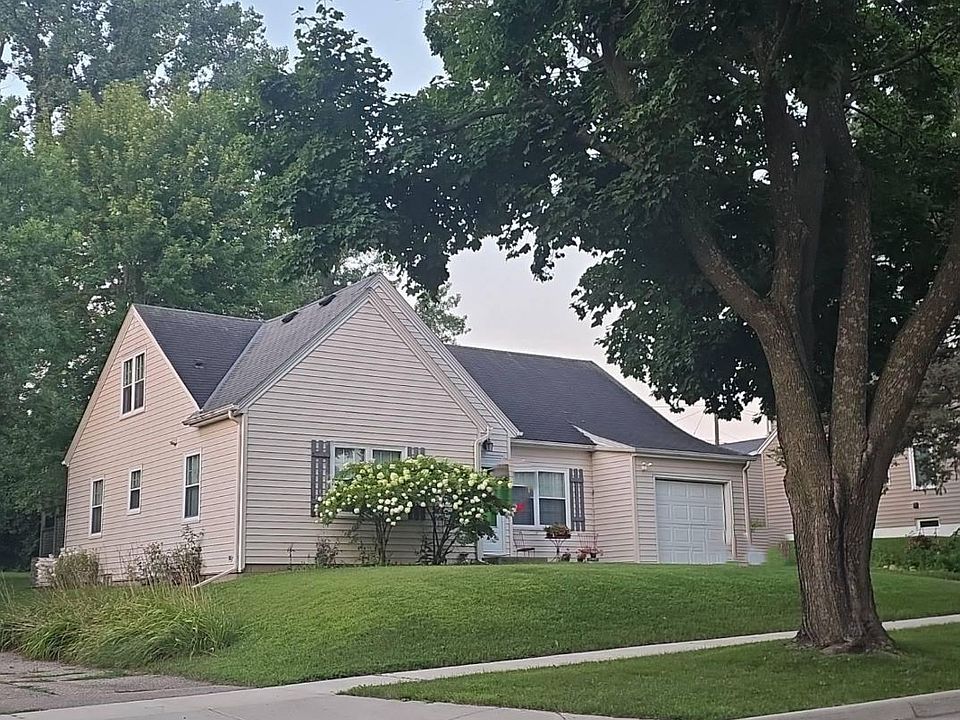 2nd image of 502 Sheridan St