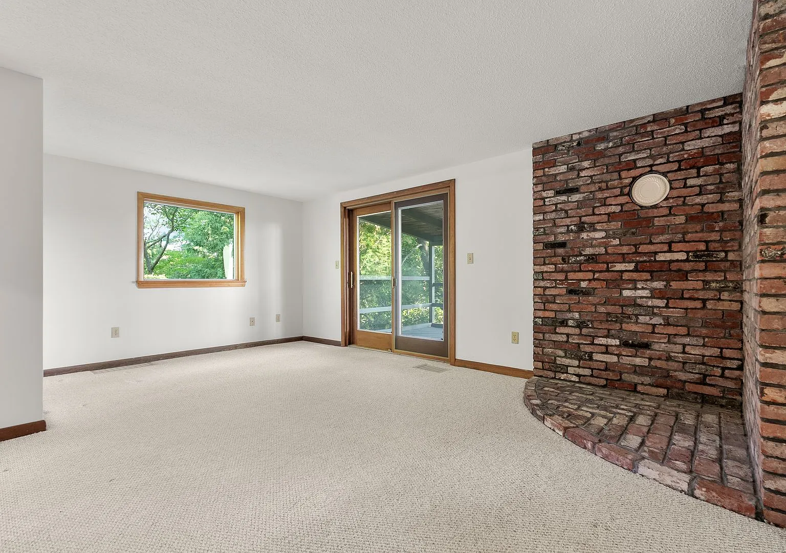 Year-round Home in Manchester-by-the-Sea Close to Downtown! — Photo 4